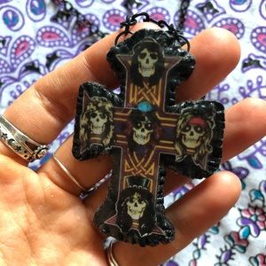 Guns n’ roses appetite for destruction necklace